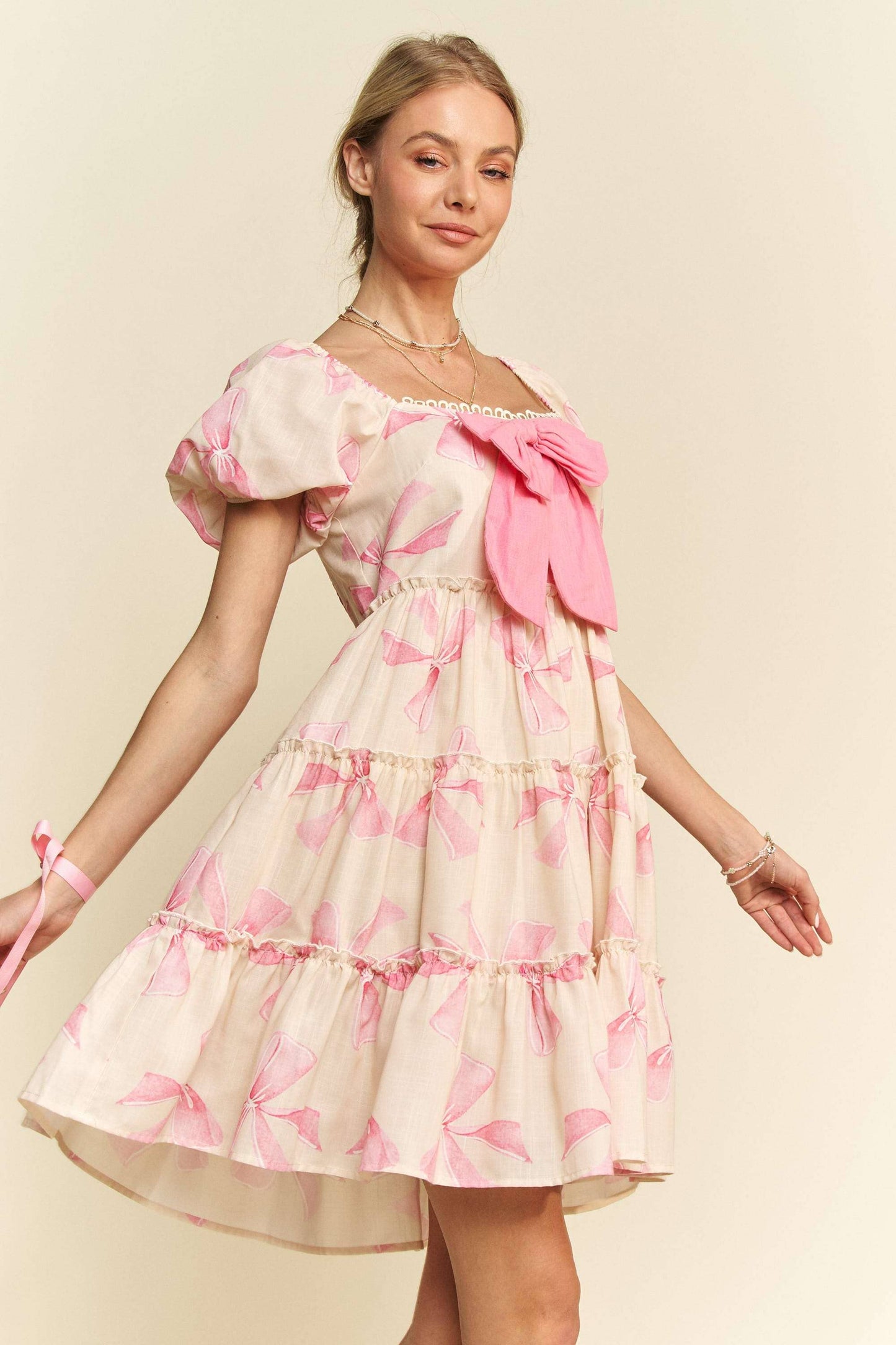 BOW PRINTED PUFF SMOCKING BACK TIERED DRESS