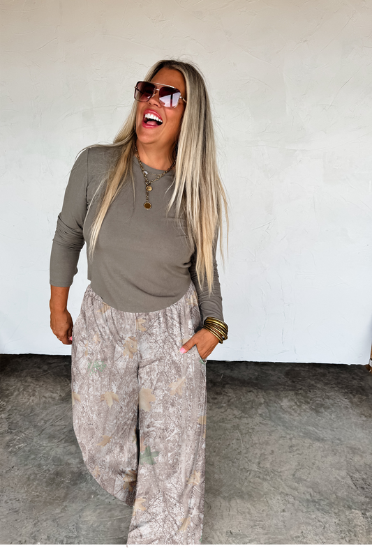 DRIFT AWAY WIDE LEG CAMO JOGGERS