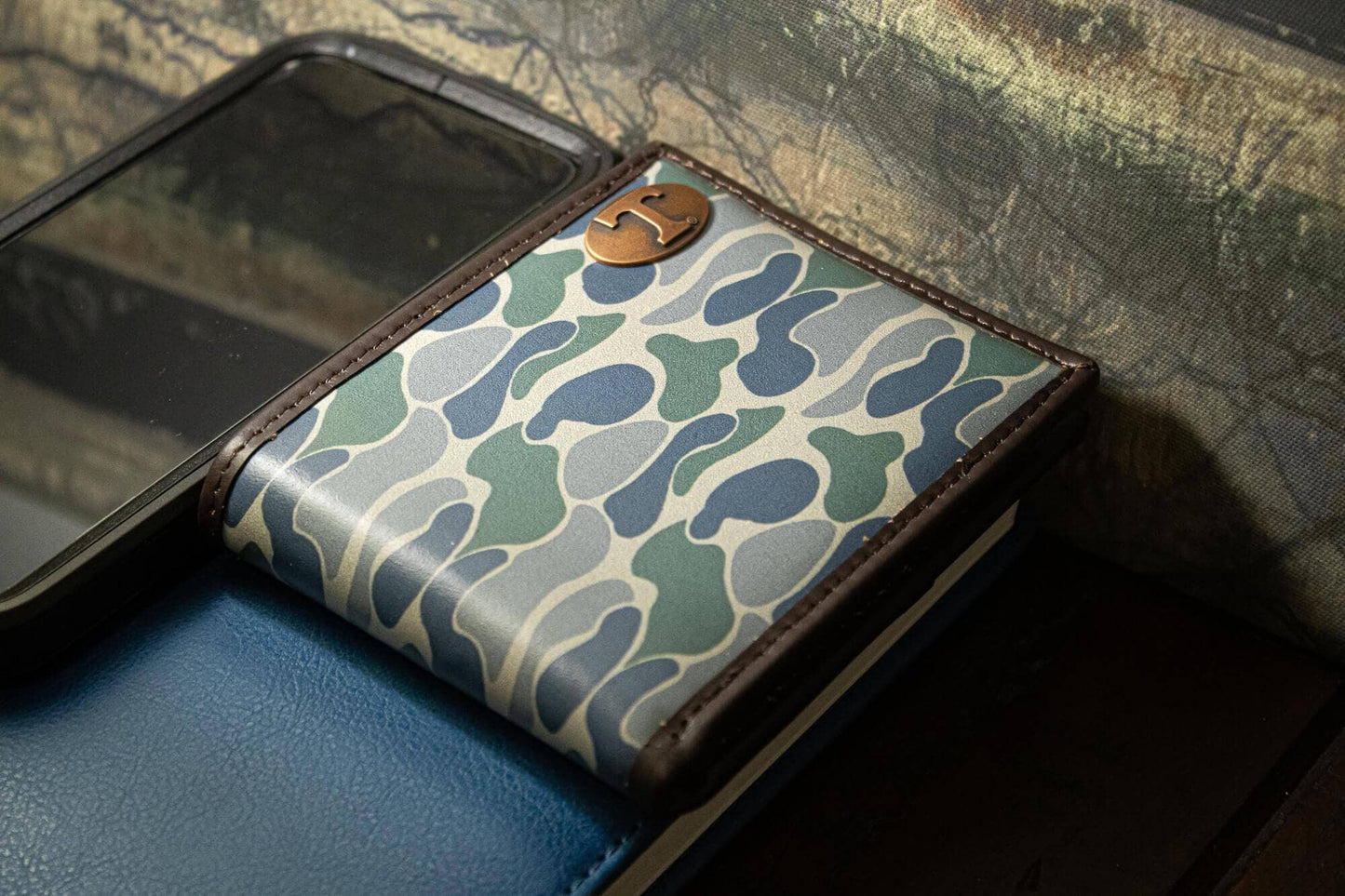 Tennessee Vols Men's Bifold Old School Camo Leather Wallet