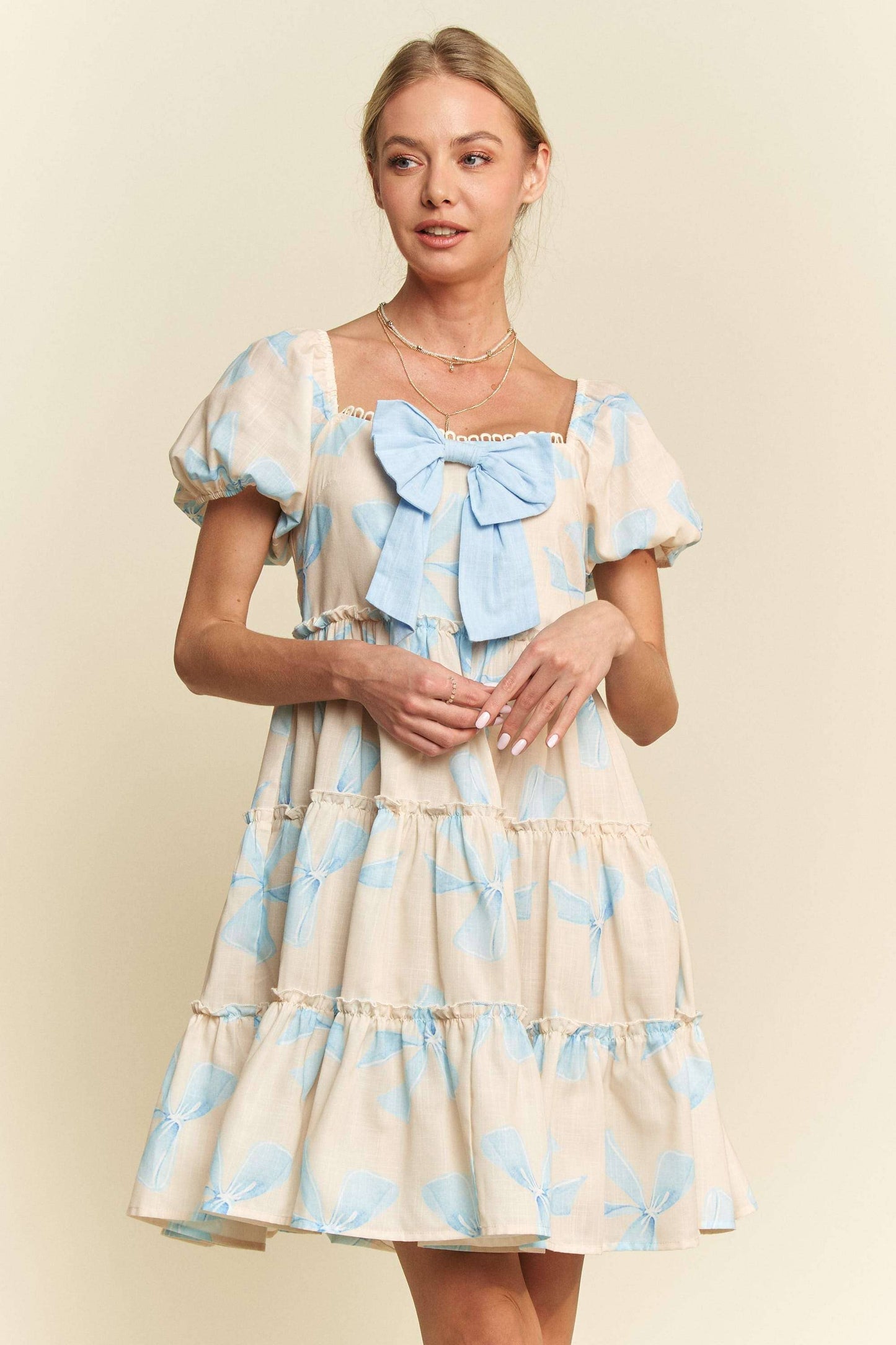 BOW PRINTED PUFF SMOCKING BACK TIERED DRESS