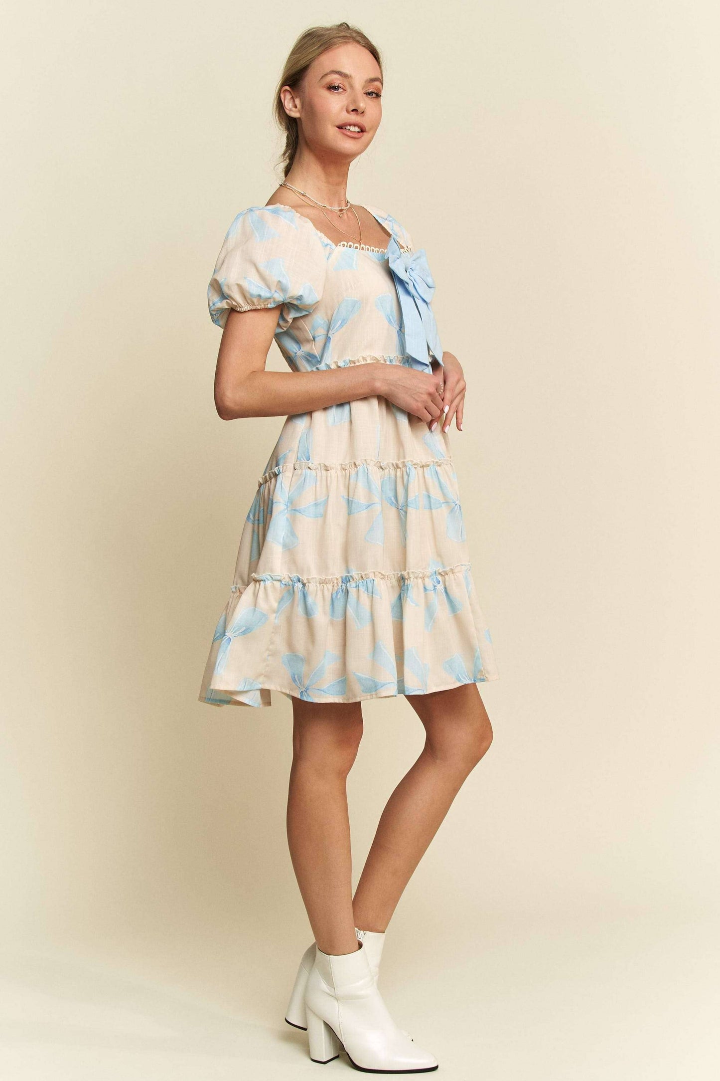 BOW PRINTED PUFF SMOCKING BACK TIERED DRESS