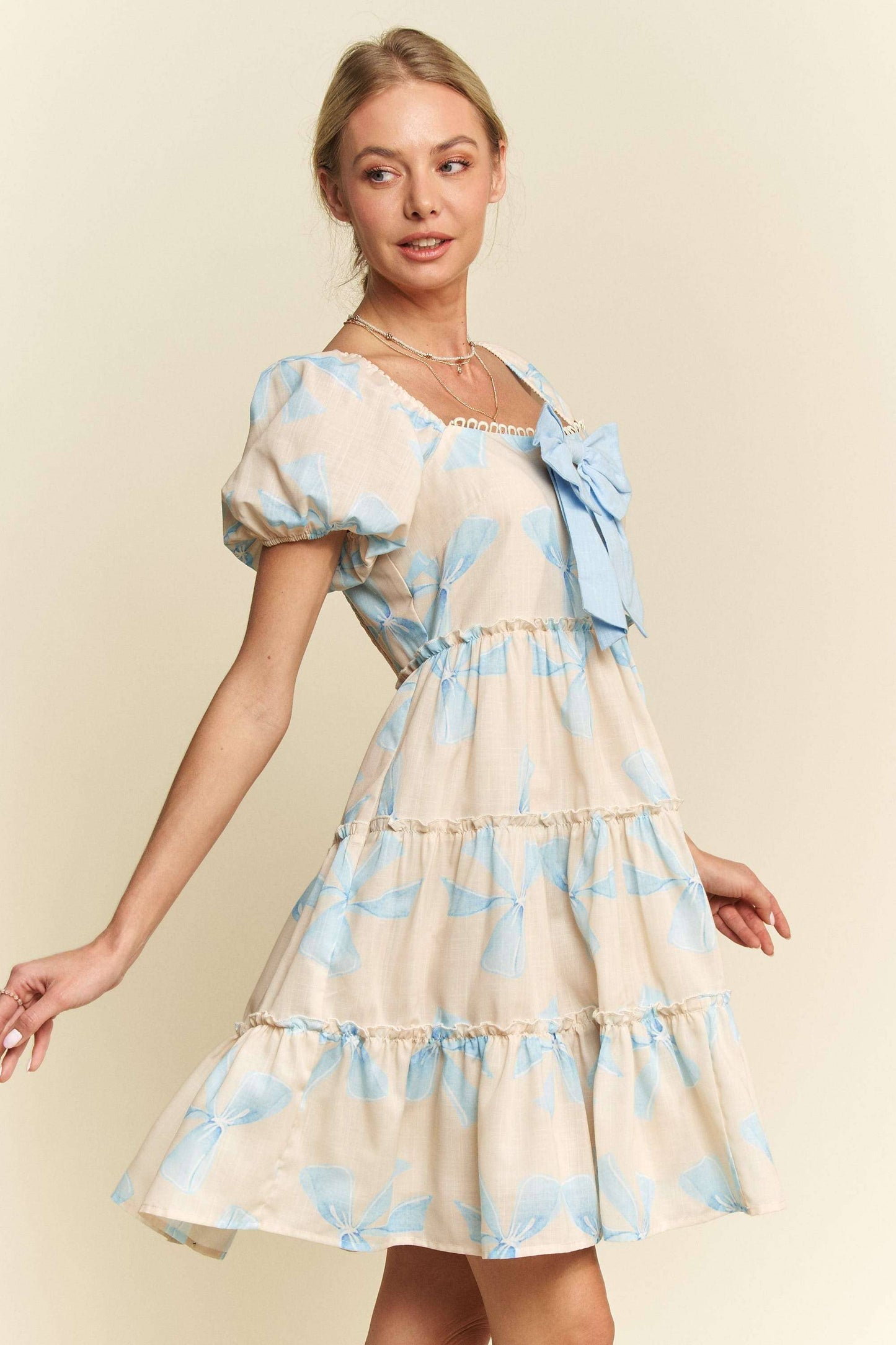 BOW PRINTED PUFF SMOCKING BACK TIERED DRESS