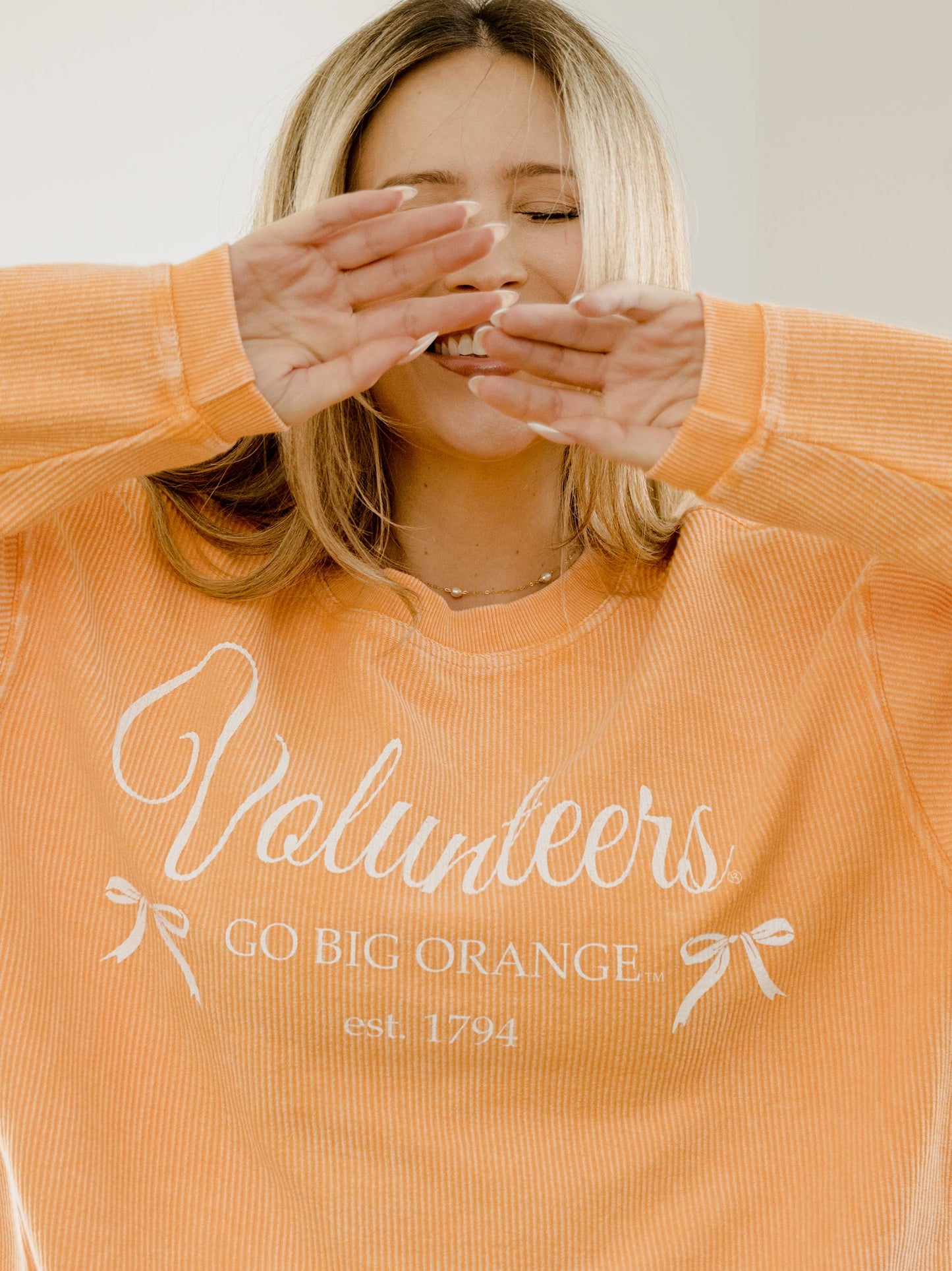 Tennessee Vols Established Bow Orange Corded Crew Sweatshirt