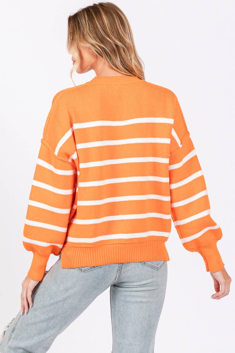 STRIPED ROUND NECK PULLOVER SWEATER
