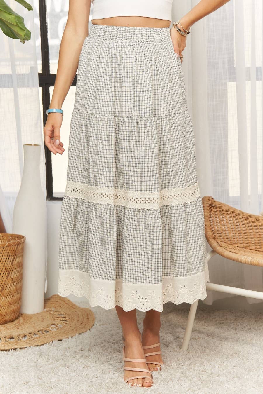 TIERED MIDI SKIRT WITH LACE TRIM