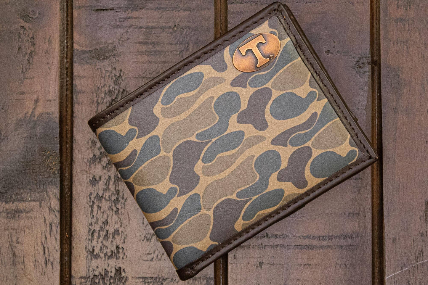 Tennessee Vols Men's Bifold Old School Camo Leather Wallet