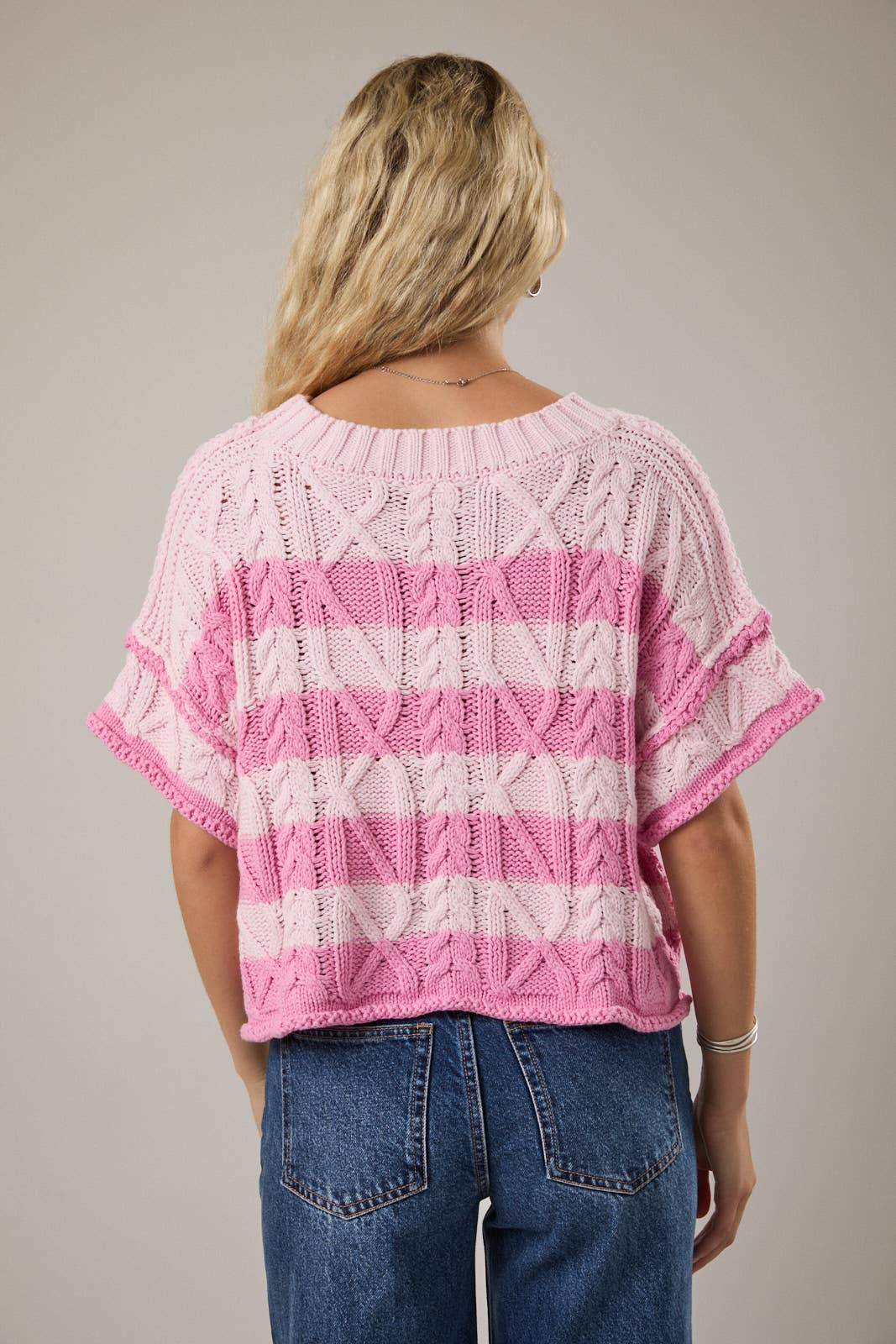ROUND NECK SHORT SLEEVE KNIT SWEATER TOP