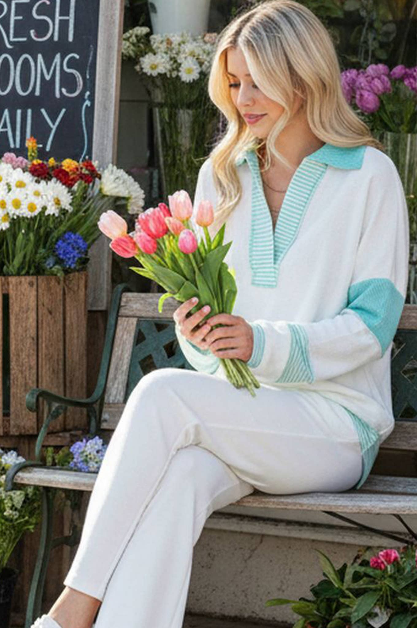 SOLID LOOSE FIT TOP WITH STRIPE CONTRAST