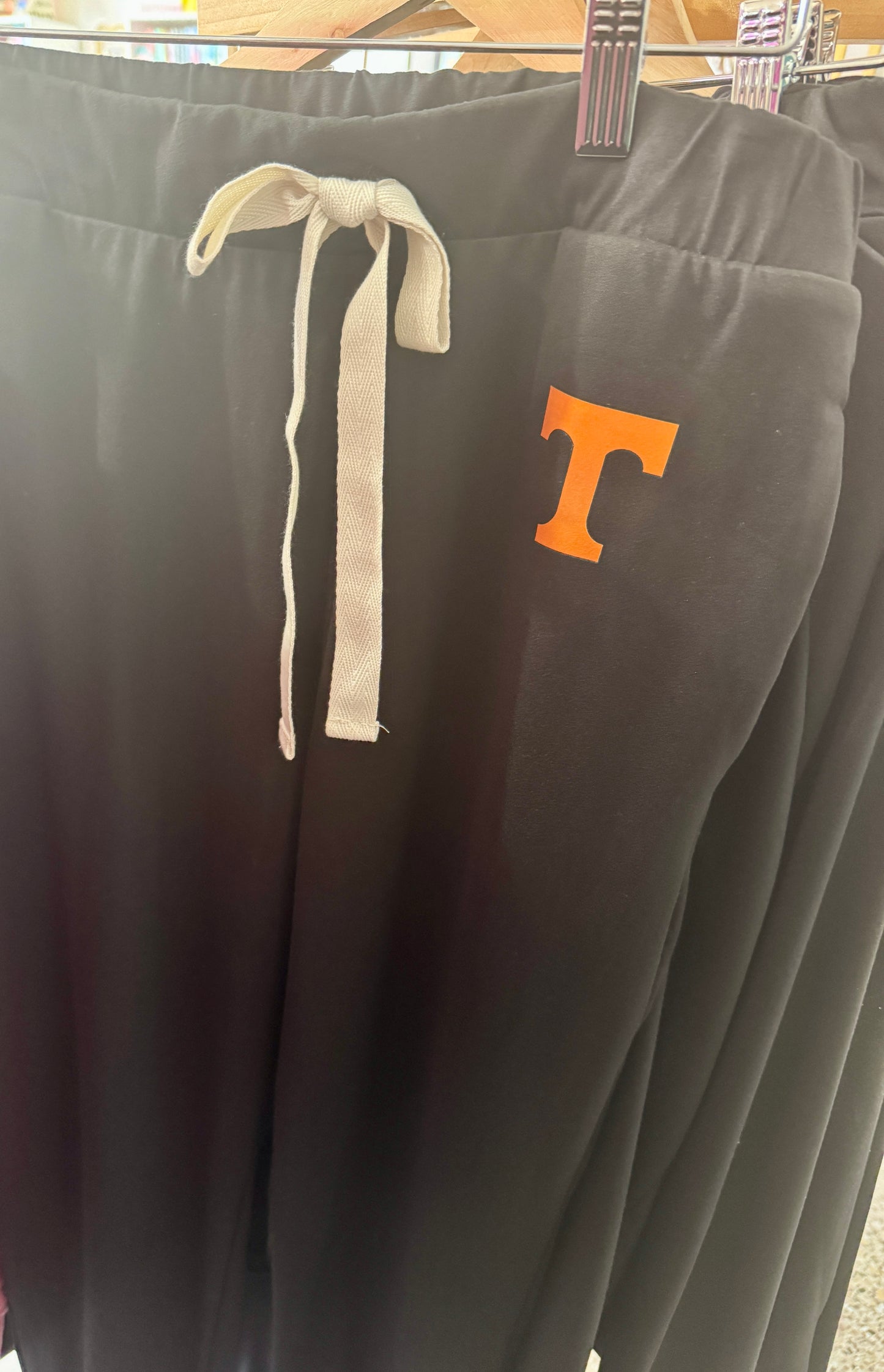 TENNESSEE LONG SLEEVE TOP AND JOGGERS SET WITH SELF TIE