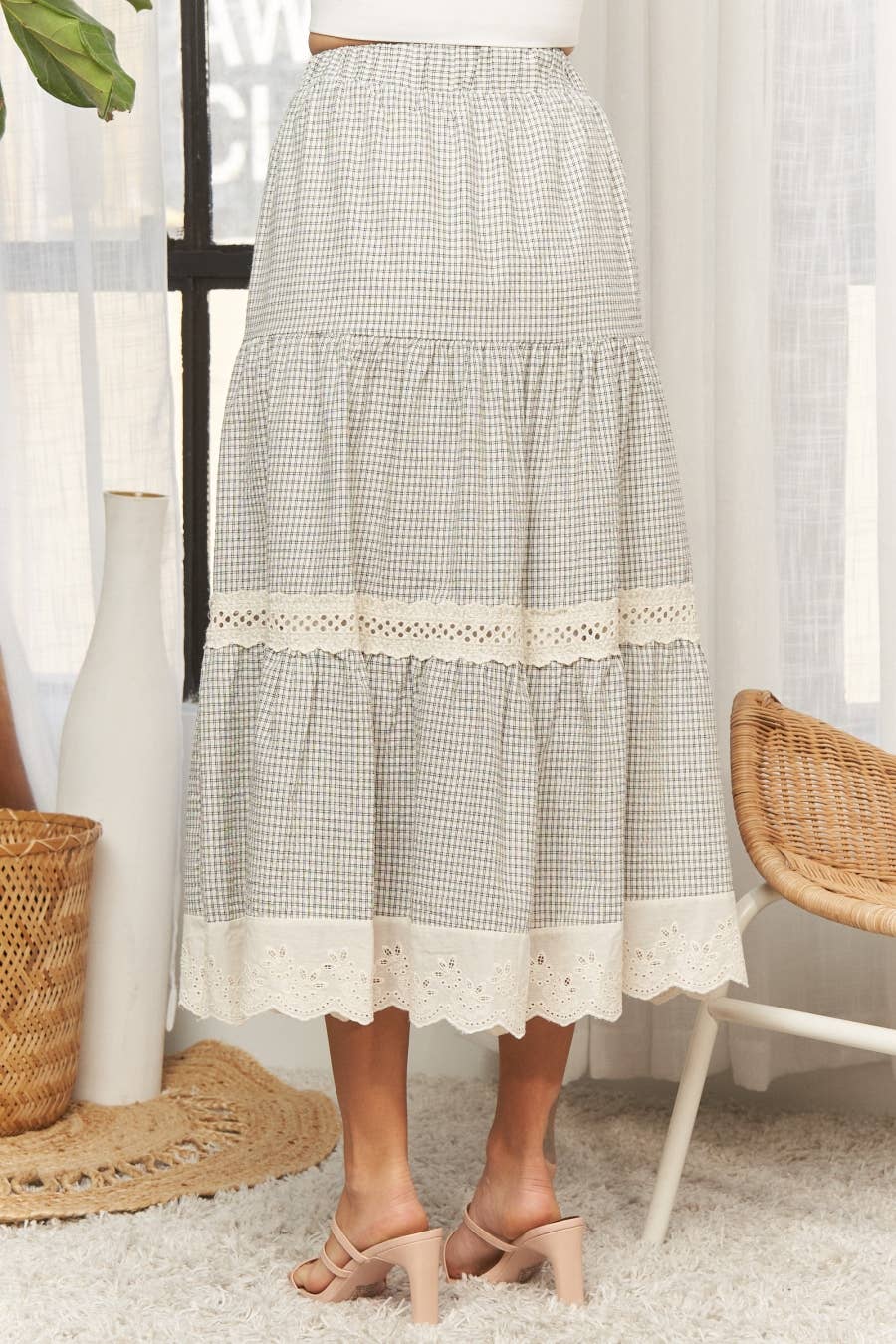 TIERED MIDI SKIRT WITH LACE TRIM