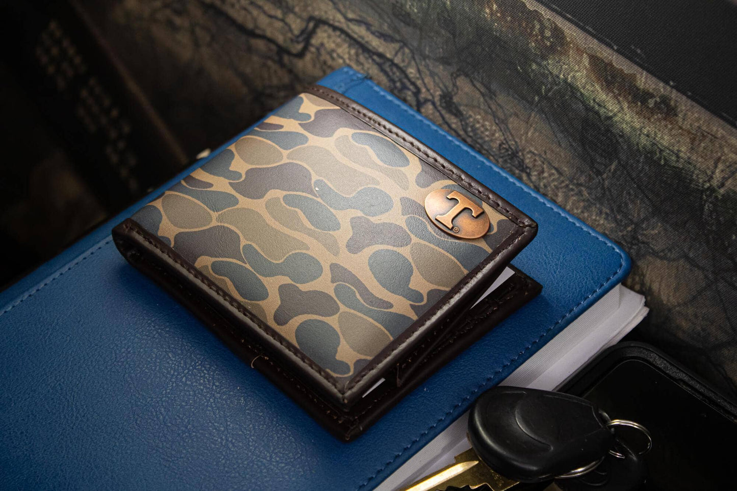 Tennessee Vols Men's Bifold Old School Camo Leather Wallet