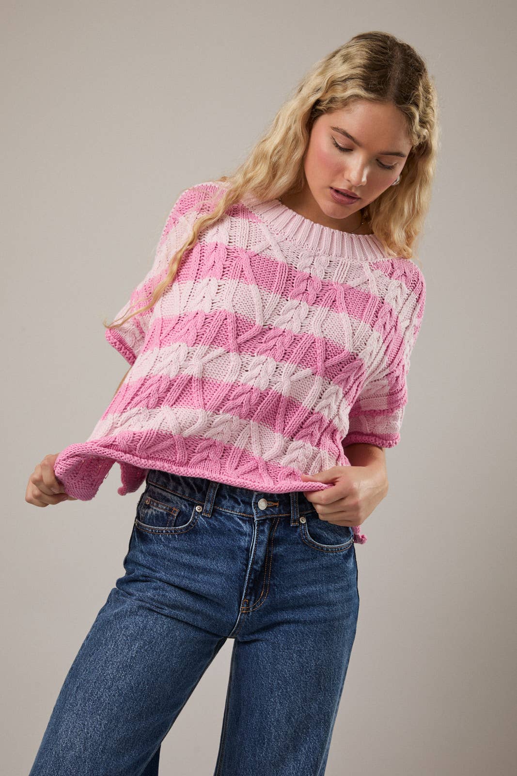 ROUND NECK SHORT SLEEVE KNIT SWEATER TOP
