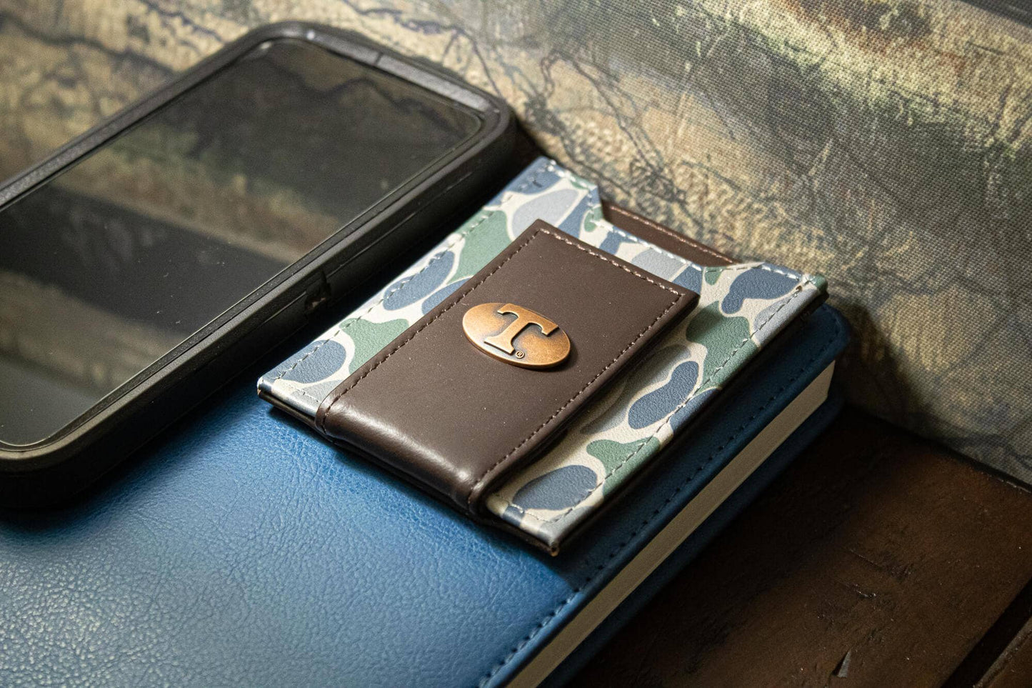 Tennessee Vols Magnetic Old School Camo Leather Wallet.